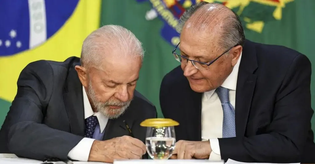 Reunião entre o presidente e o vice está marcada para as 17h desta segunda-feira (11).