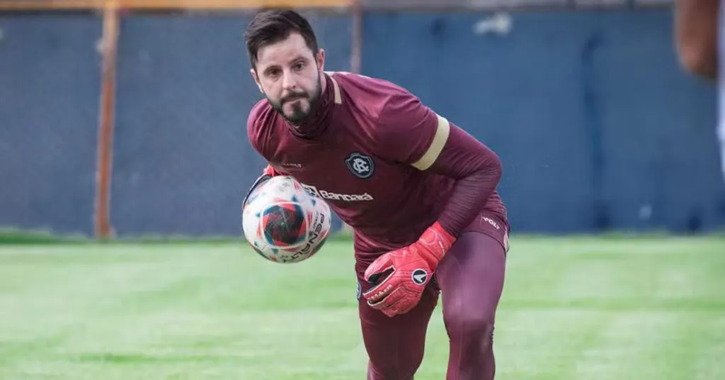 Quase intransponível, goleiro Marcelo Rangel vive grande fase na temporada azulina.