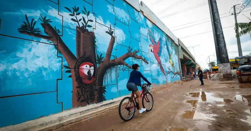 Novo viaduto em Ananindeua une mobilidade e arte com mural inspirado na Amazônia.