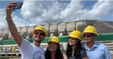 O programa da Norte Energia é estruturado para proporcionar tanto o aprendizado teórico em sala de aula quanto a experiência prática diretamente nas operações da empresa.