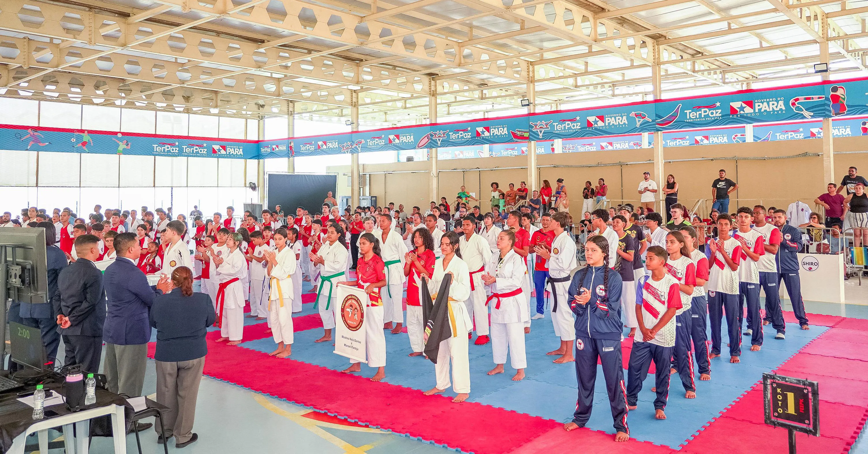 Atletas de diferentes estados competiram na Usina da Paz do Guamá durante o Campeonato Brasileiro de Karatê 2025, que consagrou o Pará como campeão geral
