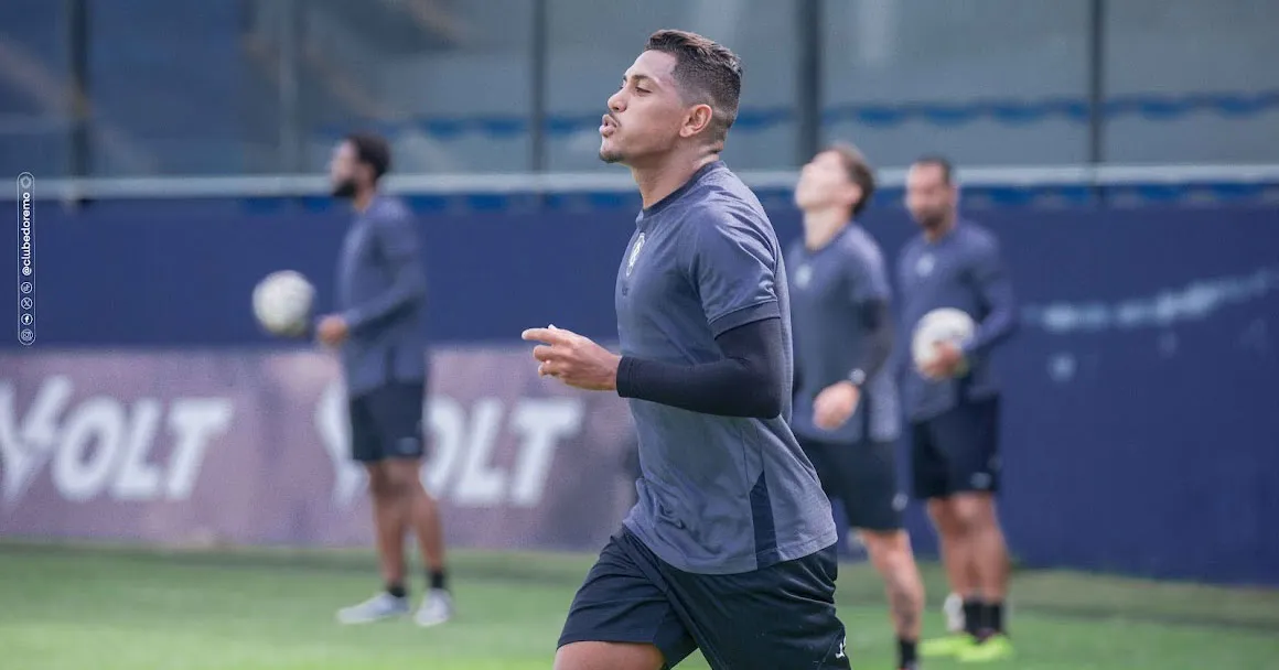 Pedro Rocha, atacante do Remo, ressalta a concentração da equipe na busca por mais três pontos no duelo deste sábado (14).