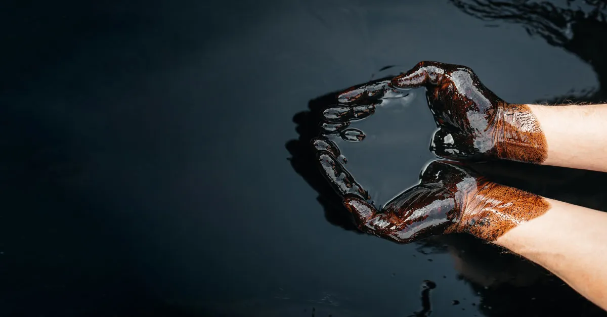 A ideia romantizada de que estamos "queimando Tiranossauros Rex" nos motores de nossos veículos pode ser cinematográfica, mas não passa de um equívoco científico.