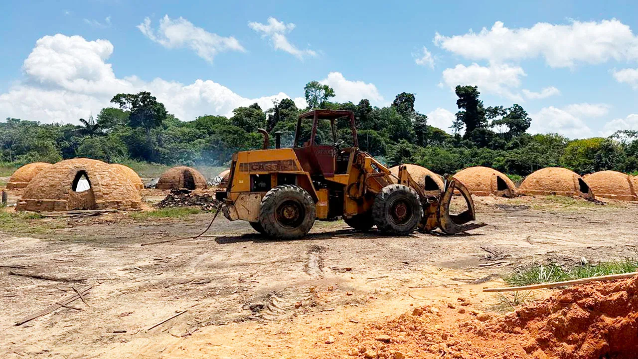 Ação flagrou a existência de 57 fornos, desses, 11 em pleno funcionamento e em atividade sem qualquer autorização do órgão ambiental competente