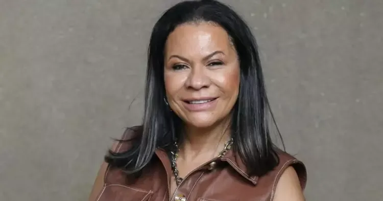 O tom das declarações surpreendeu muitos fãs por conta das risadas e desdém com os admiradoras da cantora falecida.