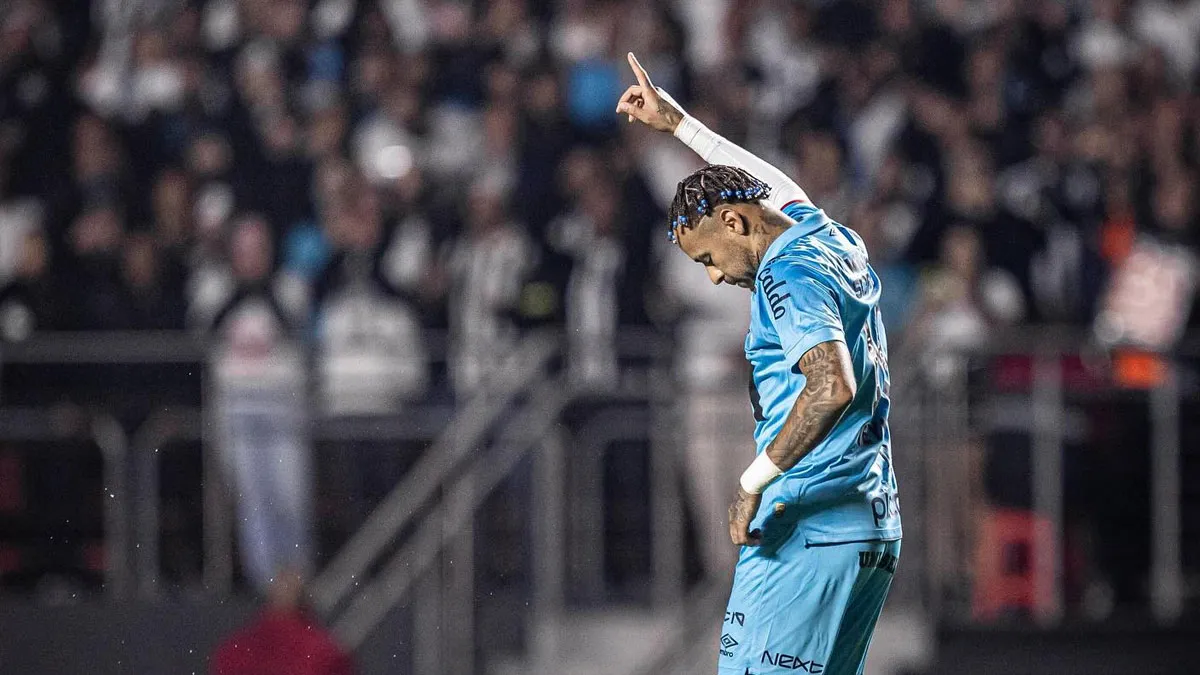 Após marcar o terceiro gol, Neymar pegou a bandeira de escanteio, ergueu o símbolo do Santos e declarou: "aqui quem manda sou eu".