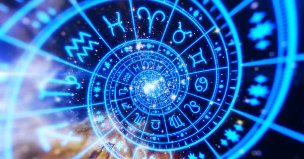 A astrologia sugere que, embora as diferenças possam gerar conflitos temporários, são precisamente essas diversidades que enriquecem e fortalecem os laços familiares ao longo do tempo.
