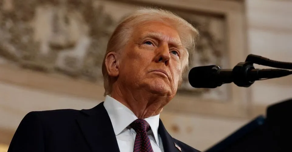 O Departamento de Estado complementou declarando que permanecer na agência não era de interesse nacional americano.