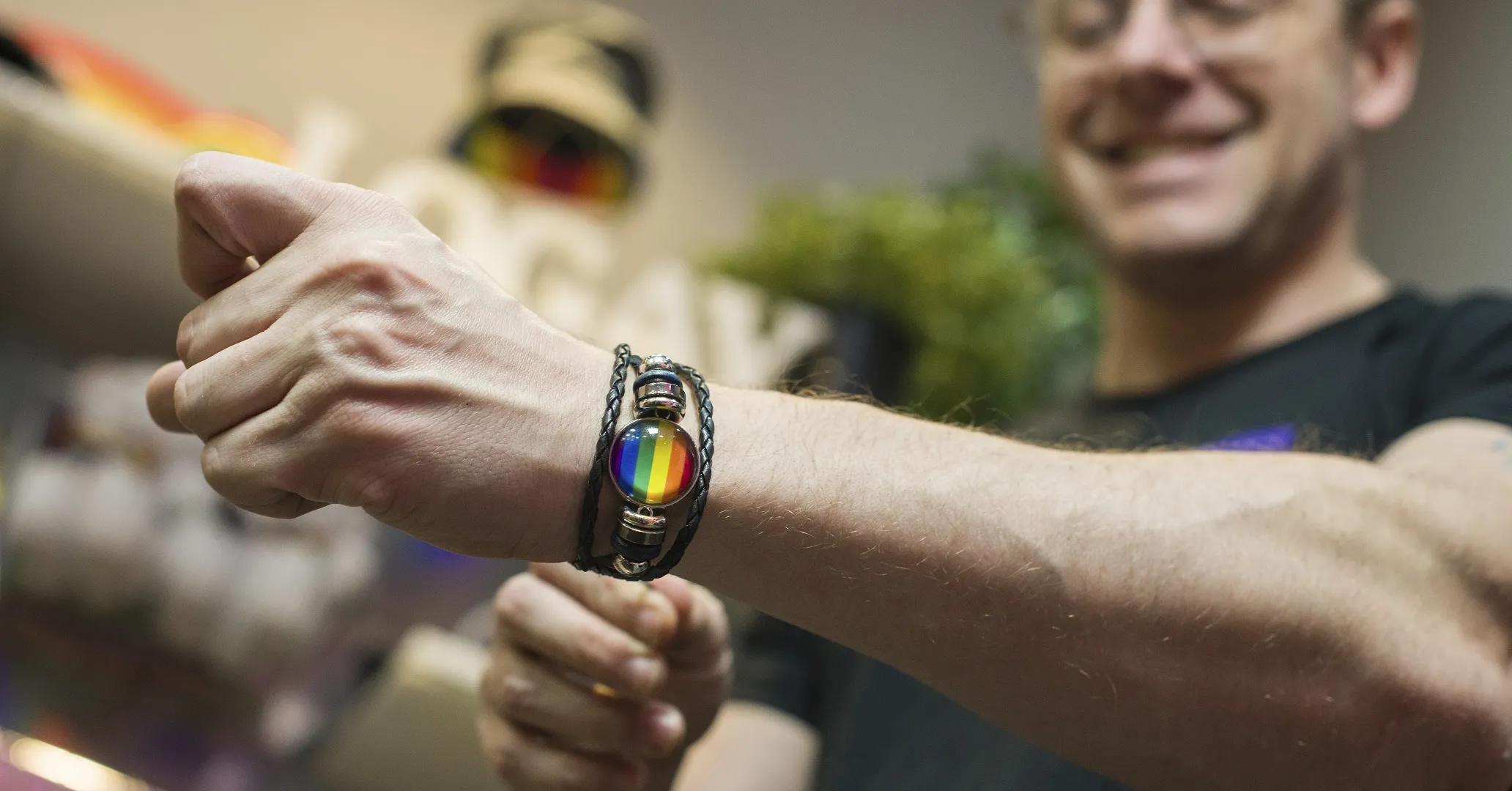 A comunidade LGBT+ brasileira soma aproximadamente 15 milhões de pessoas, representando 10% da população com 16 anos ou mais.