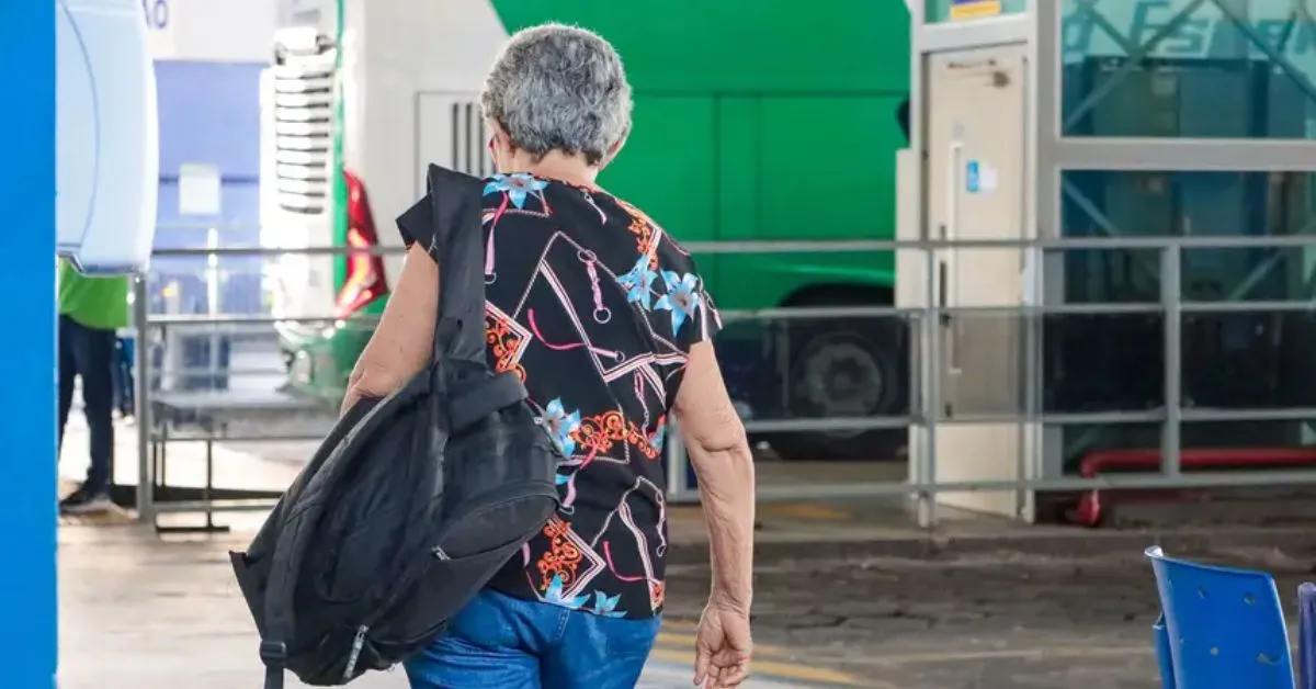 Agressões podem ocorrer tanto no ambiente familiar quanto em instituições ou locais públicos