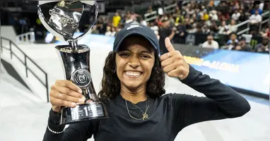 Rayssa Leal é campeã da SLS Brasília