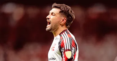 Arrascaeta fez um gol na vitória contra o Internacional.