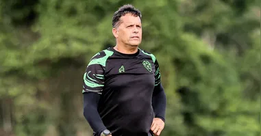 Novo treinador terá bastante trabalho à frente do lanterna da Série B
