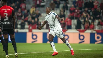 Atacante Adailton está de saída ao futebol japonês