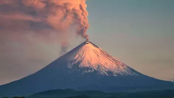 Vulcão Klyuchevskoi, na península de Kamchatka