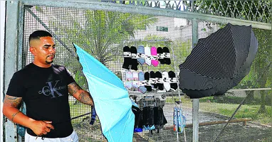 Evandro Santos comenta que ainda dá para garantir uma renda com a venda de sombrinhas
