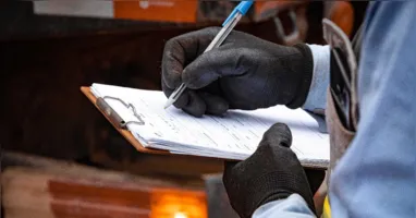 As denúncias podem ser feitas de forma anônima e contribuem para a identificação de novos casos de fraude energética na região.
