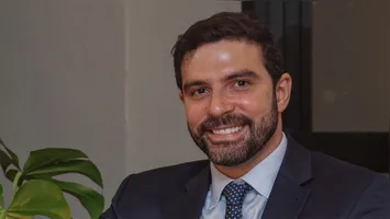 O prefeito de Belém usou as redes sociais para divulgar o anúncio do reajuste, que não ocorria desde 2015.