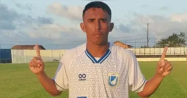 Marcelinho estava pilotando uma motocicleta quando, ao tentar desviar de um cachorro que atravessou a pista, perdeu o controle e caiu.