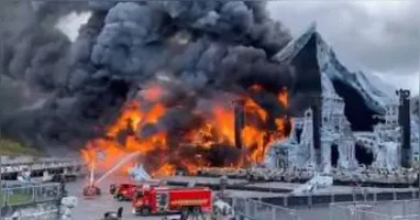 Estrutura pegou fogo em Boom, na Bélgica, um dia antes da abertura oficial.