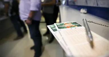 Os números contemplados no sorteio foram 01 - 06 - 24 - 27 - 28 - 57.