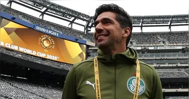 Abel Ferreira transforma clássico do Carnaval em mantra motivacional do elenco alviverde.