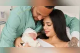 Bruna Biancardi posa com Neymar e a filha Mel.