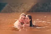 Lexa e companheira na Amazônia