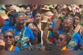 Liniker mostrou todo seu gingado ao lado do Batalhão da Estrela.