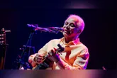 Paulinho da Viola passa por cirurgia aos 82 anos.