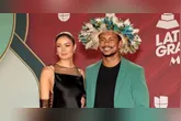 O casal de atores Sophie Charlotte e Xamã tentou entrar no carro próprio e foram barrados por militares. Eles precisaram retornar e entrar na festa como os outros convidados.