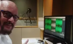 Radialista morre ao bater moto contra poste em São Paulo