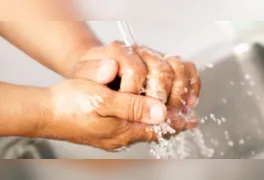 A higiene das mãos é um procedimento padronizado em ambientes de saúde e um componente essencial dos protocolos de controle de infecção