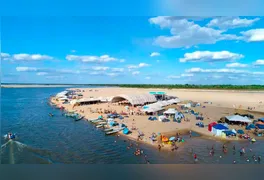 Praia do Piu em Santa Maria das Barreiras no sul do Pará promeve grande movimentação no veraneio