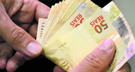 O valor restituído é depositado em conta da mesma titularidade do contribuinte
