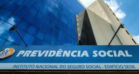 Na apresentação encaminhada ao Supremo, a AGU reiterou o pedido para que a corte dê aval à possibilidade de fazer os pagamentos fora do teto.