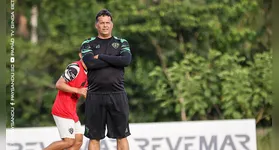 Técnico do Paysandu Claudinei Oliveira