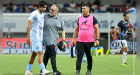 O atacante Benitez sofreu uma contratura muscular no sábado passado e deverá ficar de fora dos próximos jogos
