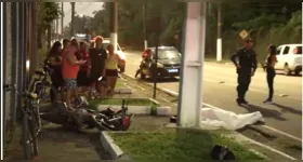 Uma colisão envolvendo uma motocicleta e um ônibus resultou na morte de Diomilson Louseiro de Souza, condutor da moto.