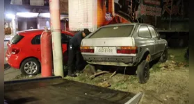 Carros velhos são retirados da cidade na operação organizada pela Prefeitura