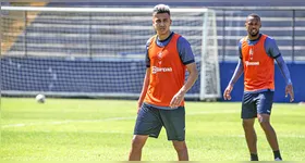 Cantillo chega para assumir a "volância" e não sair mais.
