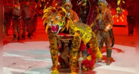 Transformação da cunhã-poranga do Boi Garantido Isabelle Nogueira na primeira noite do Festiva de Parintins (27) dividiu opiniões