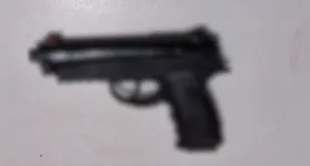 A prisão ocorreu após denúncias feitas por moradores da Vila Mendonça, que informaram aos policiais sobre as ameaças cometidas pelo acusado.