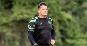 Novo treinador terá bastante trabalho à frente do lanterna da Série B