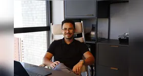 Jonathan Sarraf, de 32 anos, optou por outro setor, mesmo tendo formação em medicina