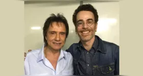 Nando Reis durante show no Rio de Janeiro, onde compartilhou a treta inesperada com o ídolo Roberto Carlos.