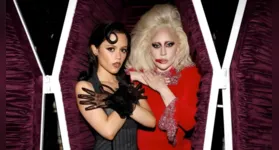 A atriz Jenna Ortega, que faz a personagem Wandinha, em interpretação para um especial da Netflix, ao lado de Lady Gaga. Aparição das duas juntas na série é expectativa.