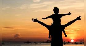 Em diferentes configurações familiares, a figura paterna continua sendo símbolo de amor, força, cuidado e parceria.