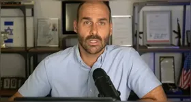 A Federação Nacional dos Delegados de Polícia Federal soltou nota dura ontem contra o escrivão licenciado da PF e deputado federal Eduardo Bolsonaro.