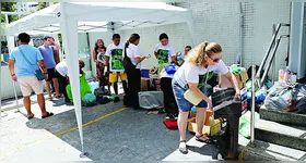 Doadores puderam levar equipamentos nos pontos de coletas montados e nos caminhões do Emaús